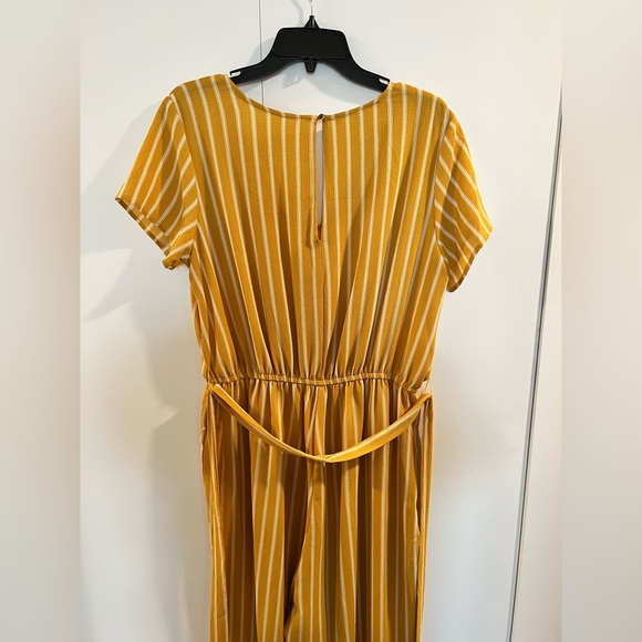 Yellow jumpsuit - Picture 2 of 2